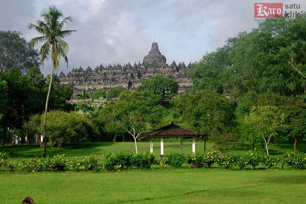 Bentuk candi Borobudur lebih rumit dibanding piramida Mesir