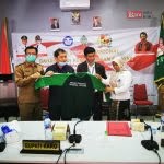 Bupati Karo Terkelin Brahmana bersama Kepala Dinas Pendidikan Kabupaten Karo, DR Eddi Surianta Surbakti