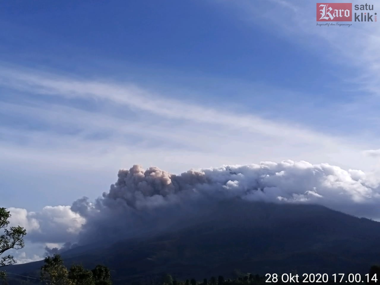 Gunung Sinabung kembali luncurkan awan panas