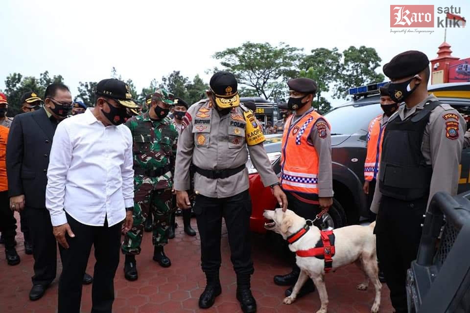 pemeriksaan pasukan, dan kendaraan serta peralatan dari personil gabunga