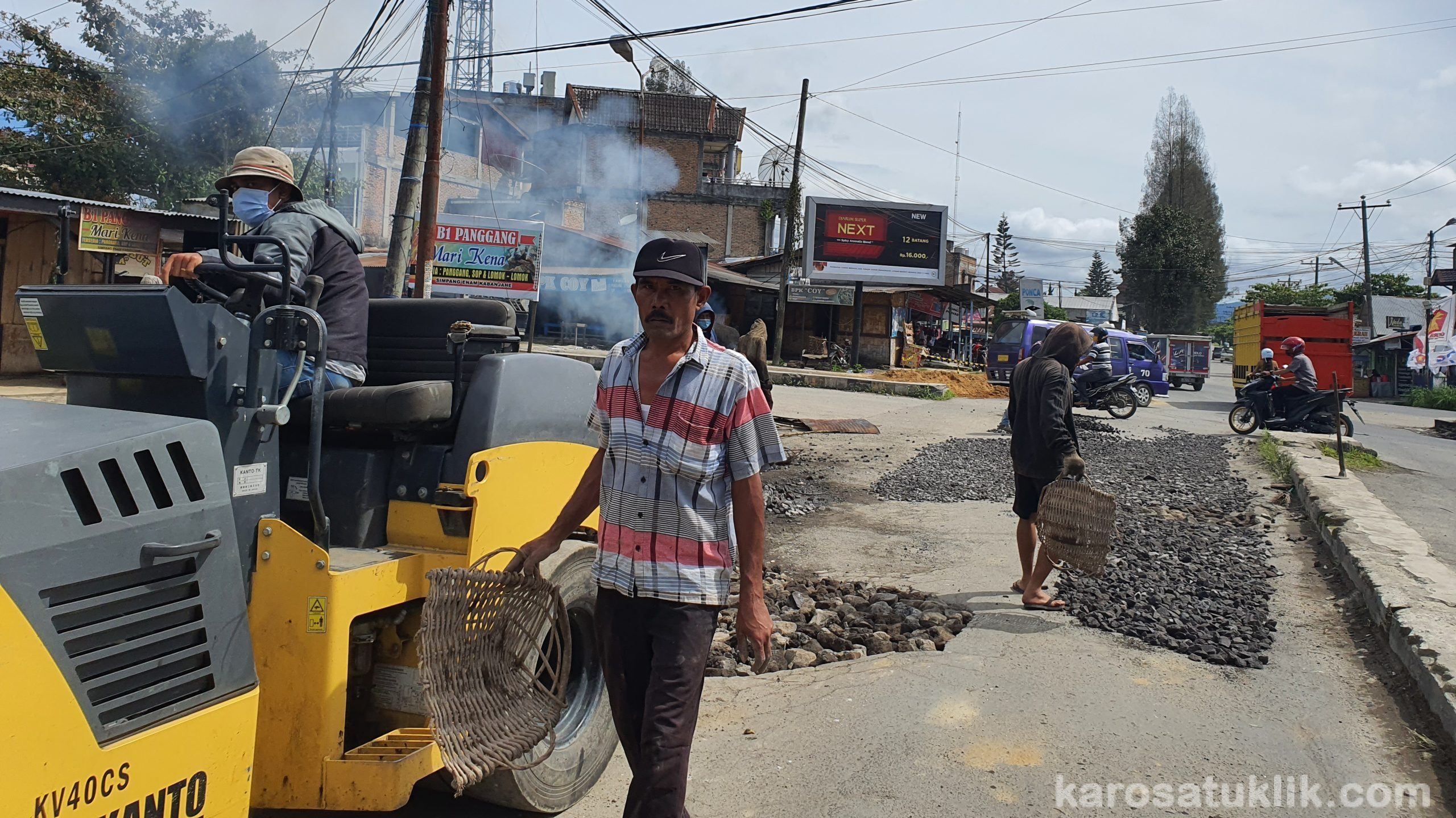 Dinas PUPR Karo Perbaiki Kerusakan Jalan Kabupaten di Kota Kabanjahe