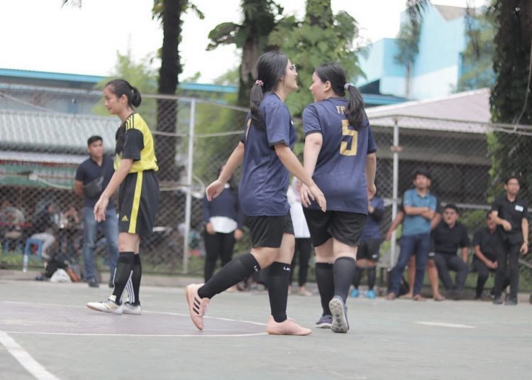 Femila Sinukaban Hobi Futsal
