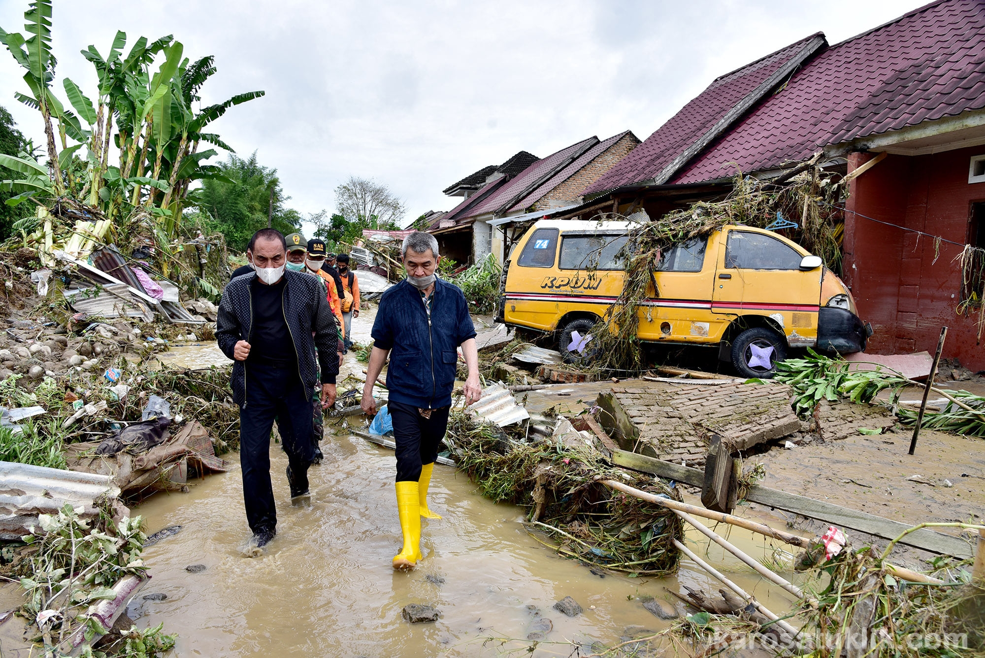 Gubernur Tinjau Lokasi Banjir di Medan - Deli Serdang