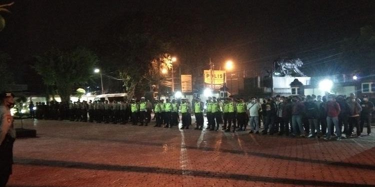 Polisi Gelar Rekonstruksi Penyerangan Laskar FPI di Tol Jakarta-Cikampek Dini Hari