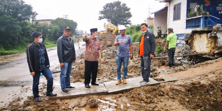 Tinjau Proyek Atasi Banjir Jalan Nasional di Berastagi