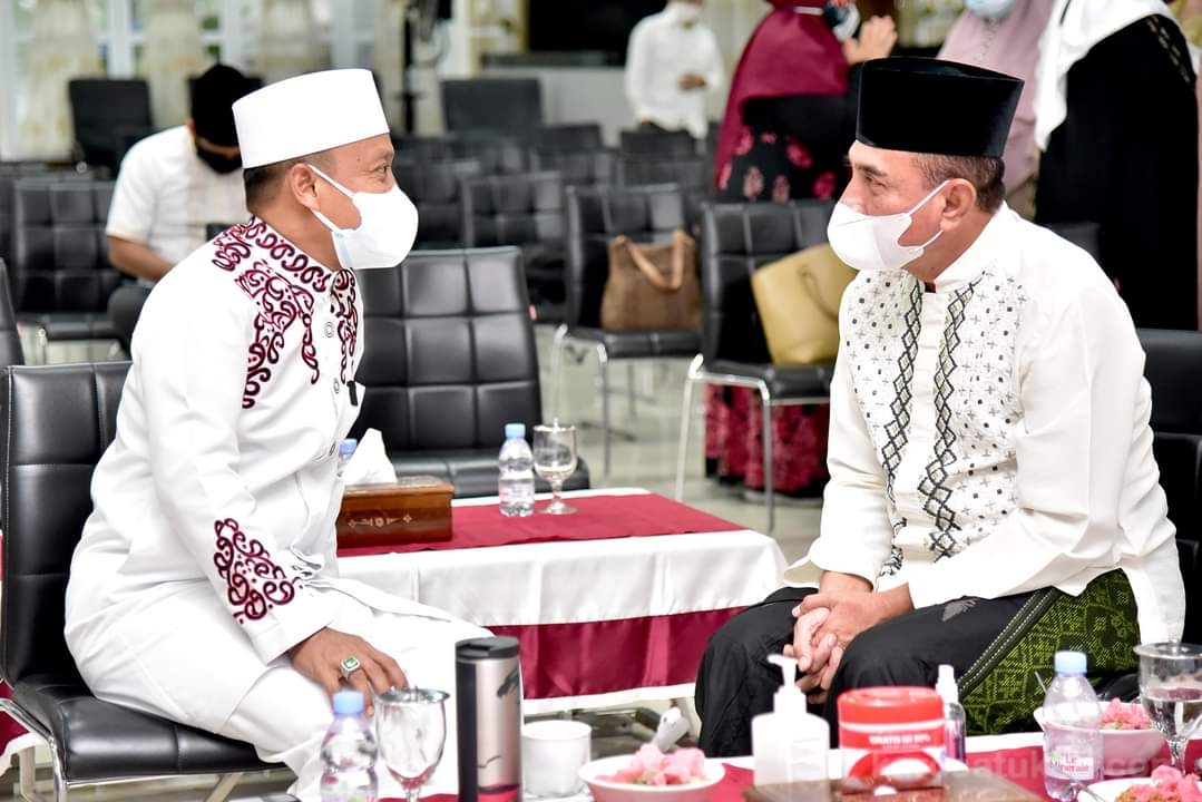 Gubsu bersama Ustaz Das'ad Latif di Aula Tengku Rizal Nurdin