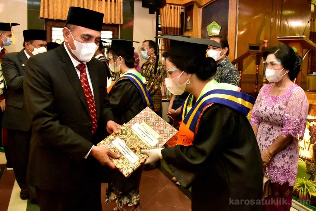 Hadiri Wisuda Perawat dan Apoteker Edy Rahmayadi Kuatkan Mental, Saat ini Kalian Sangat Dibutuhkan Hadiri Wisuda Perawat dan Apoteker Edy Rahmayadi Kuatkan Mental, Saat ini Kalian Sangat Dibutuhkan