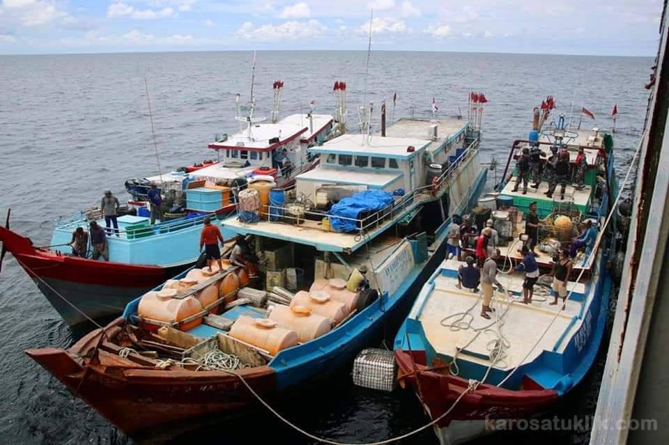 KRI Banda Aceh 593 Periksa 3 Kapal Mencurigakan