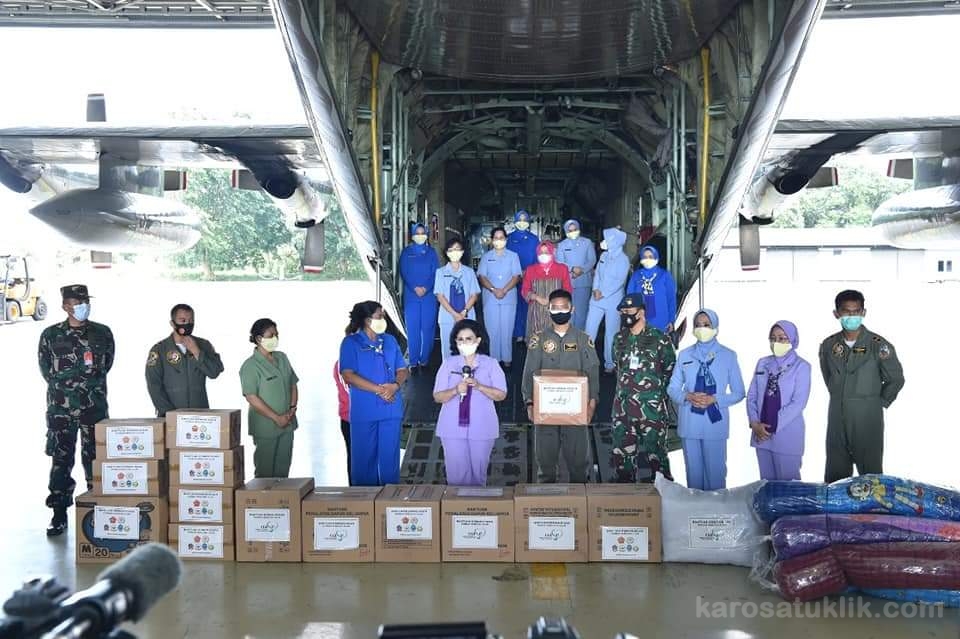 Ketua Umum Dharma Pertiwi Salurkan Bantuan Untuk Korban Bencana Alam Kalsel dan Sulbar