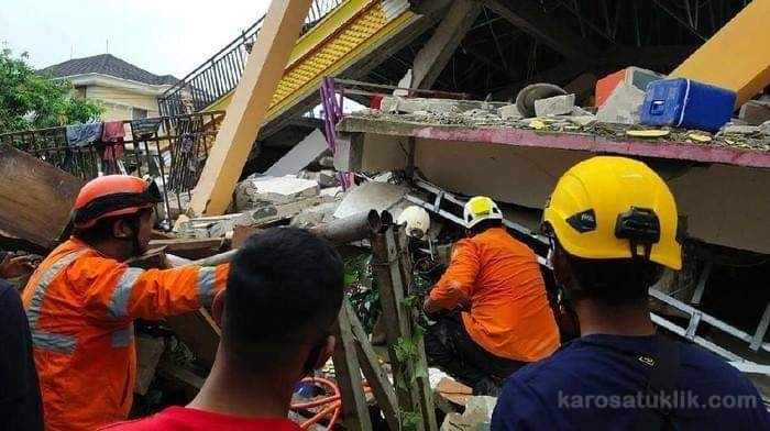 Kisah TNI AL Selamatkan 2 Sekuriti Kantor Gubernur Sulbar Terjepit Reruntuhan