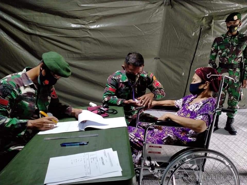 Komitmen TNI AD Bantu Korban Bencana Gempa Sulbar (2)