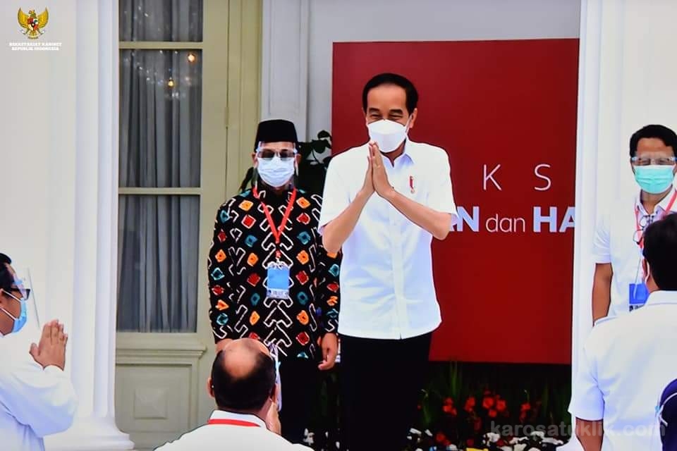 Media Asing Jokowi Presiden Pertama di Dunia yang Disuntik Sinovac