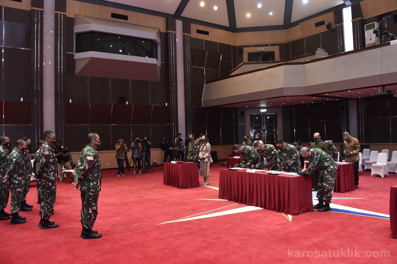 TNI Laksanakan Penandatanganan Kontrak Bersama Pengadaan Barang dan Jasa