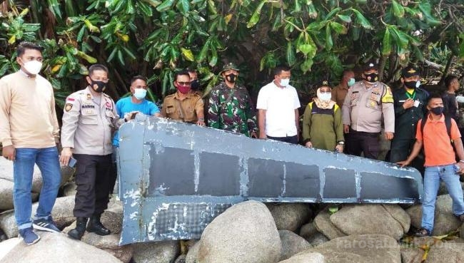 TNI TEMUKAN SAYAP PESAWAT di Bintan