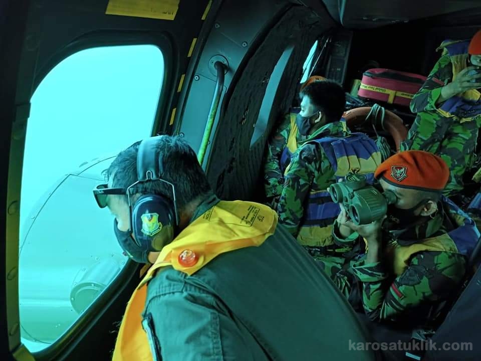 Tumpahan Minyak Tampak Jelas Di Lokasi Diduga Jatuhnya Sriwijaya SJ-182