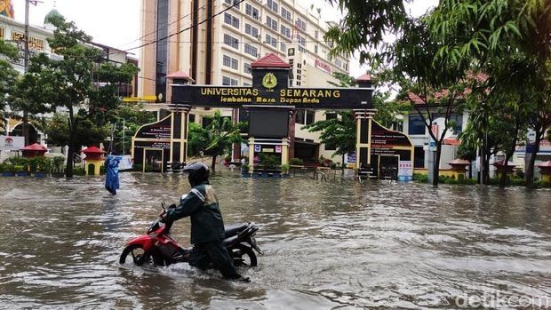 Banjir Kepung Semarang