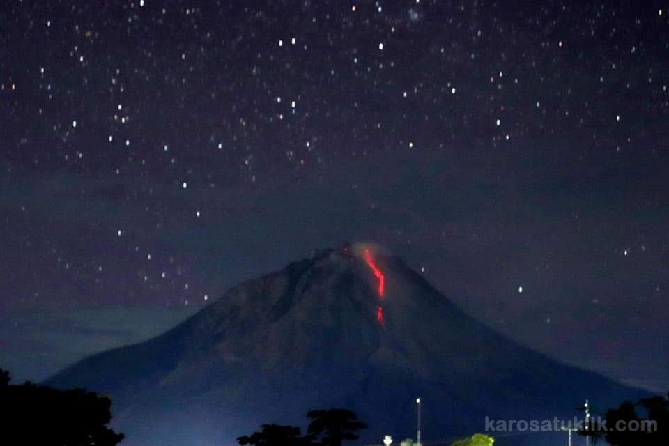 Gunung Petarung Sinabung Kembali Pamerkan 'Keangkuhannya' Tanda Bahaya