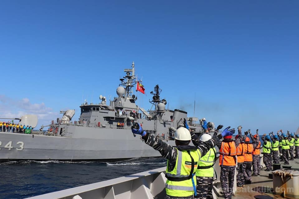 KRI Sultan Hasanuddin 366 Latihan Bersama Mailbag Transfer dan Sailing Pass” di Laut Mediterania