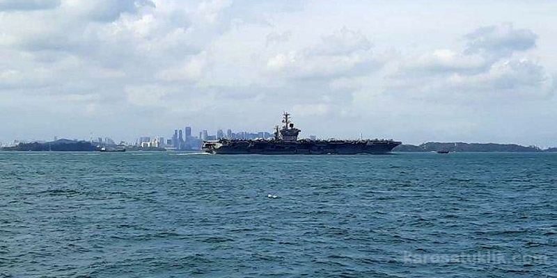 Kapal Perang RI Pelototi 3 Kapal Induk AS Konvoi di Laut Sumatera