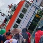 Kronologi Kapal Ferry Bili Terbalik di Sambas