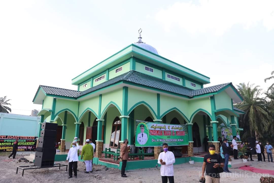 Musa Rajekshah Cerita Keinginan Orangtuanya Membangun 99 Masjid.