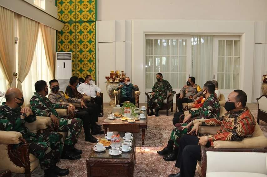 Ketua DPRD Sumut Baskami Ginting Menghadiri Pengantar Tugas Kapolda dari Irjen Martuani Sormin Kepada Irjen Panca Putra (2)