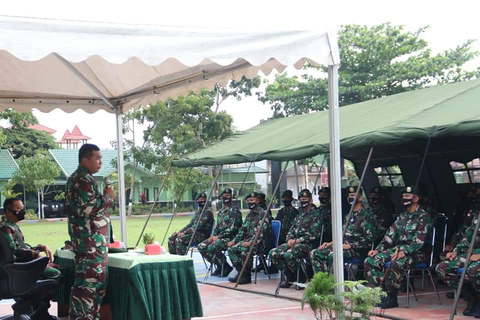 Pangkostrad Datangi Prajuritnya di Perbatasan RI-Malayasia Pangkostrad Datangi Prajuritnya di Perbatasan RI-Malayasia