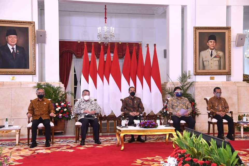 Presiden Joko Widodo (Jokowi) memastikan kegiatan pembelajaran tatap muka secara serempak akan dimulai pada awal September 2021 mendatang.