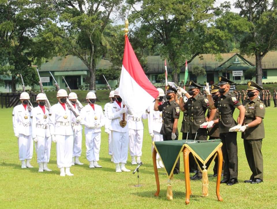 Pangdam I/BB Mayjen TNI Hassanudin, S.I.P., M.M., memimpin Upacara Penyumpahan dan Penutupan Dikmata TNI AD Gelombang I Tahun Anggaran 2021 yang di gelar di Lapangan Jenderal Sudirman Rindam I/BB