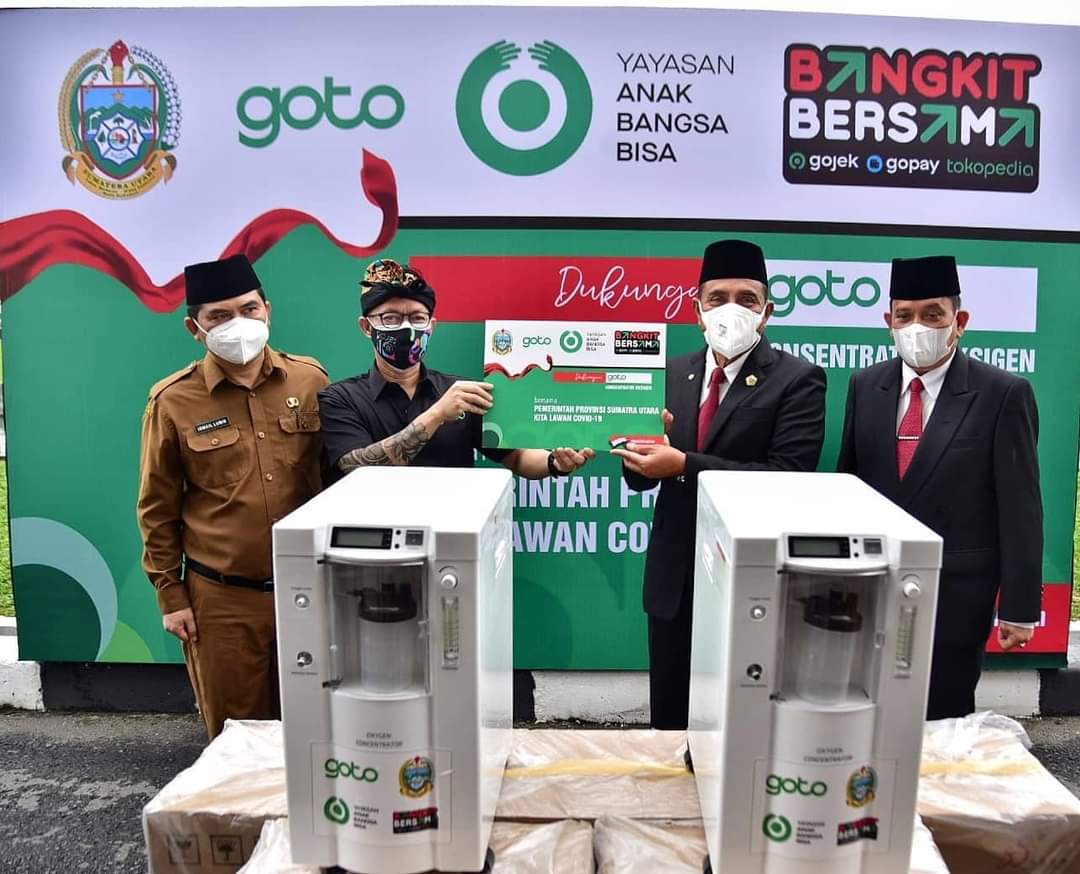 Gubernur Edy Rahmayadi Terima 10 Konsentrator Oksigen dari GoTo Group