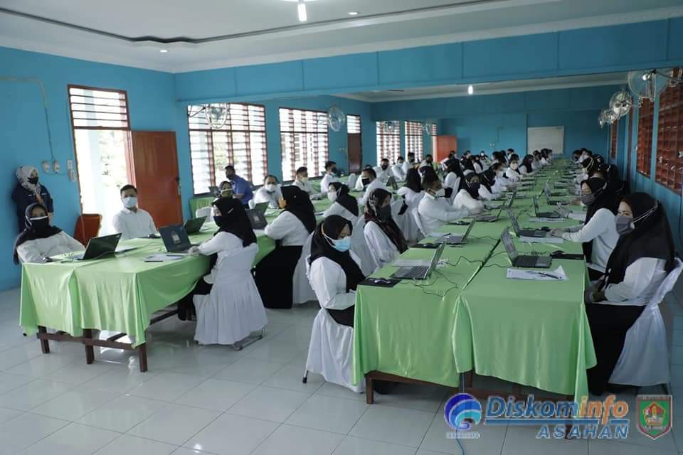 Sebanyak 544 Peserta ikuti ujian Seleksi Kompetensi Dasar (SKD) Pengadaan CPNS Daerah Pemerintah Kabupaten Asahan Tahun 2021 di Aula FKIP Universitas Asahan (UNA)