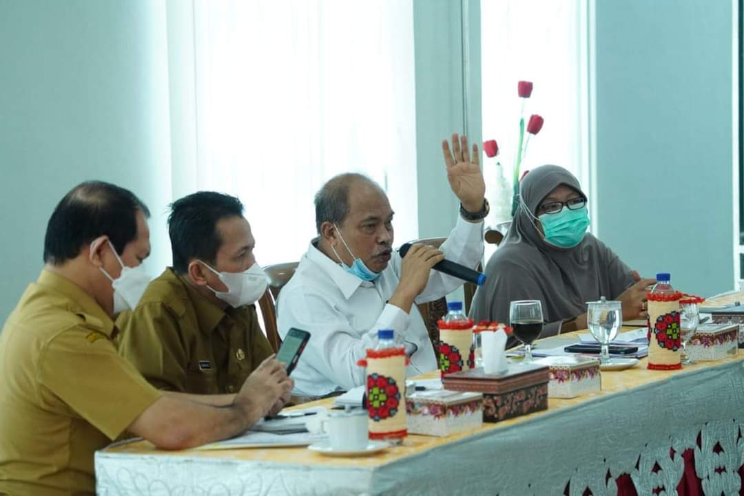 Wali Kota Tebing Tinggi Ir. H. Umar Zunaidi Hasibuan, M.M. menggelar rapat koordinasi penanganan Covid-19 Kota