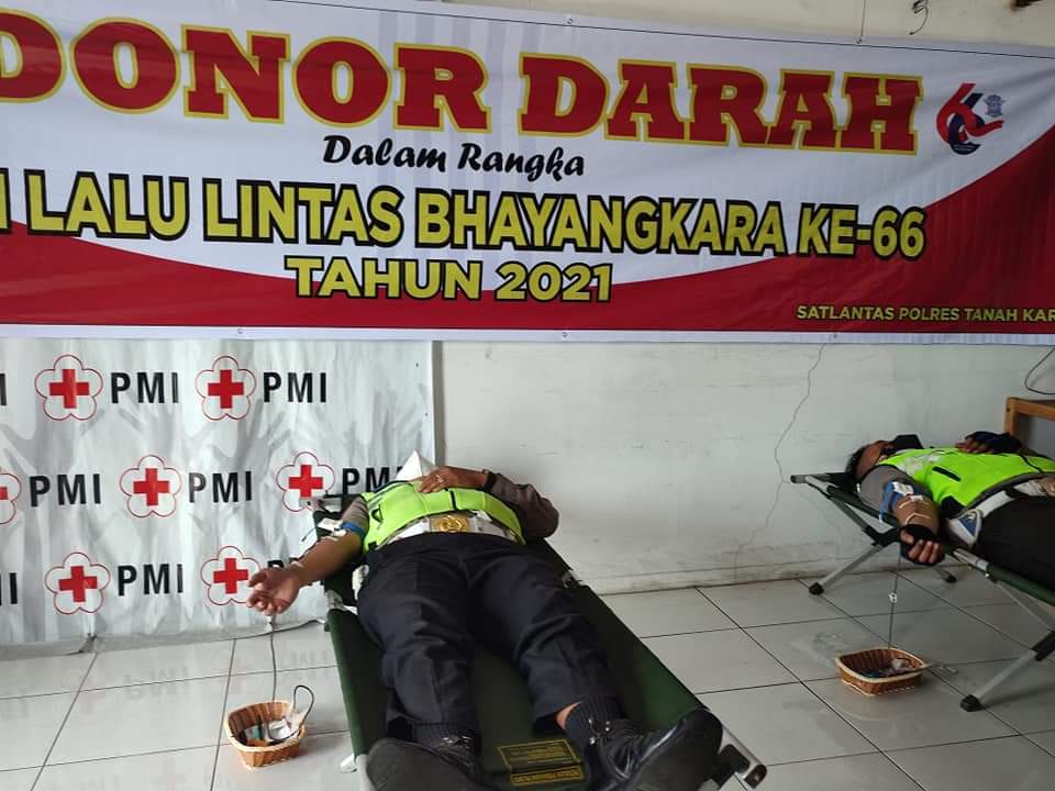  Peringati hari ulang tahun ke 76 Palang Merah Indonesia (PMI), PMI Kabupaten Karo menggelar rangkaian kegiatan bhakti sosial dan donor darah di Kabanjahe