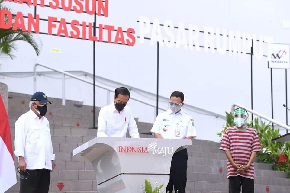  Presiden RI Joko Widodo (Jokowi) meresmikan Rumah Susun Pasar Rumput beserta kios pasar, dan fasilitas penunjang lainnya yang berlokasi di Kecamatan Setiabudi, Jakarta Selatan