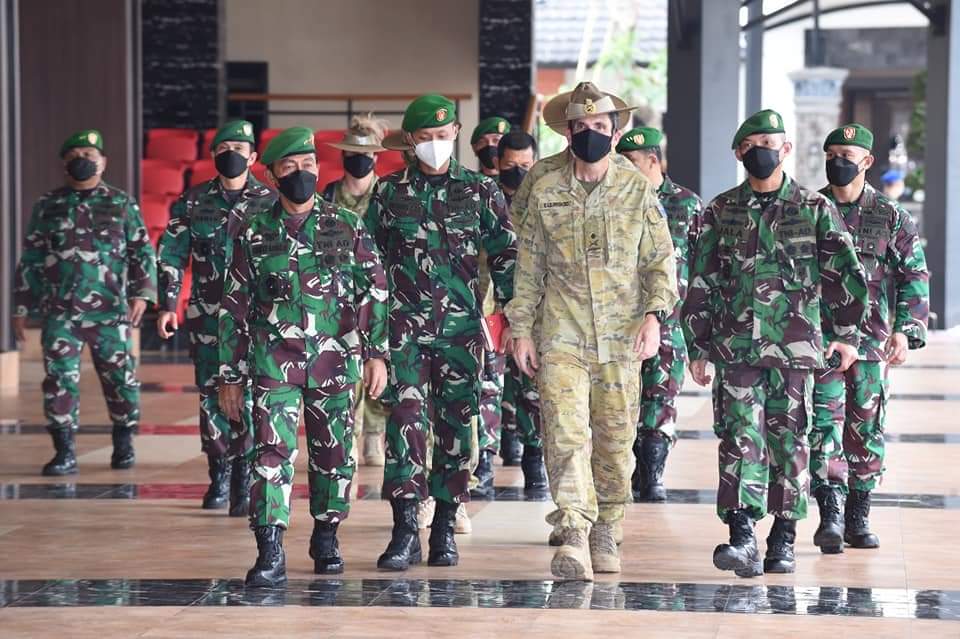 anglima Divisi I AD Australia Major General Justin Ellwood, DSC, AM, beserta delegasi melakukan kunjungan kehormatan ke Mabesad di Jakarta Pusat, yang disambut langsung Wakil Kepala Staf Angkatan Darat (Wakasad) Letjen TNI Bakti Agus Fadjari, S.I.P., M.Si