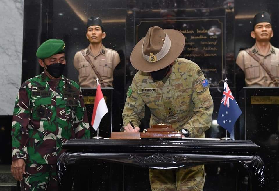 anglima Divisi I AD Australia Major General Justin Ellwood, DSC, AM, beserta delegasi melakukan  kunjungan kehormatan ke Mabesad di Jakarta Pusat, yang disambut langsung Wakil Kepala Staf Angkatan Darat (Wakasad) Letjen TNI Bakti Agus Fadjari, S.I.P., M.Si