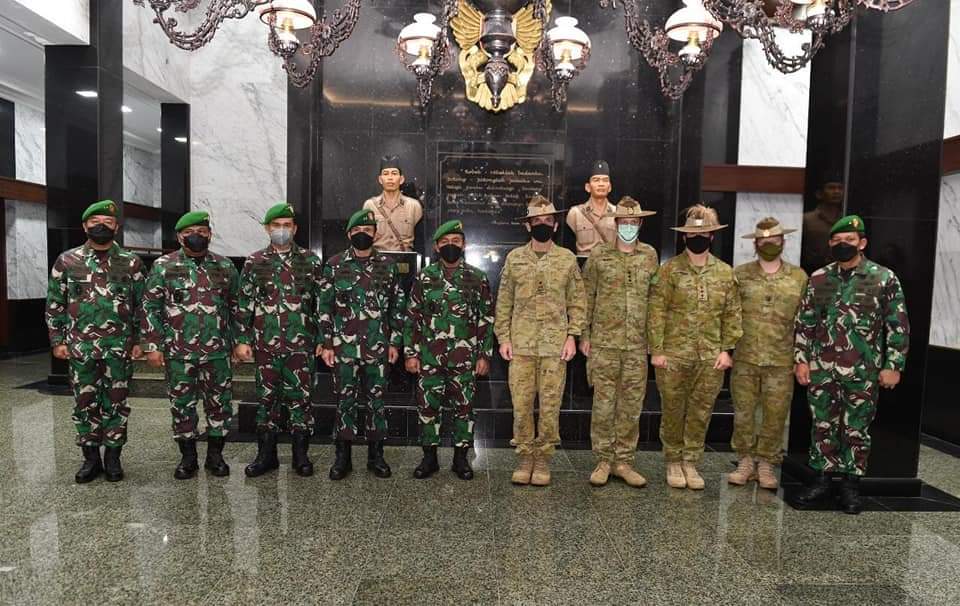 anglima Divisi I AD Australia Major General Justin Ellwood, DSC, AM, beserta delegasi melakukan  kunjungan kehormatan ke Mabesad di Jakarta Pusat, yang disambut langsung Wakil Kepala Staf Angkatan Darat (Wakasad) Letjen TNI Bakti Agus Fadjari, S.I.P., M.Si