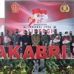 Wali Kota Medan Bobby Nasution meninjau pelaksanaan serbuan Vaksinasi massal yang digelar AKABRI 1996-Bharatasena di Shelter Lanud Soewondo Medan, Kamis (23/9/2021).