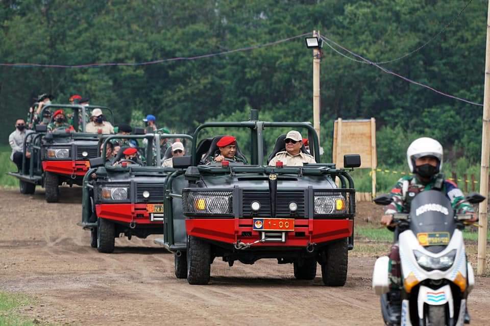 Menteri Pertahanan (Menhan) Prabowo Subianto melakukan kunjungan kerja dengan meninjau Pusat Pendidikan dan Latihan Pasukan Khusus (Pusdiklatpassus) Komando Pasukan Khusus (Kopassus), Sabtu (25/9/2021) di Batujajar, Bandung, Jawa Barat, untuk melihat secara langsung pelaksanaan kegiatan Latihan Pembulatan Komponen Cadangan (Komcad).