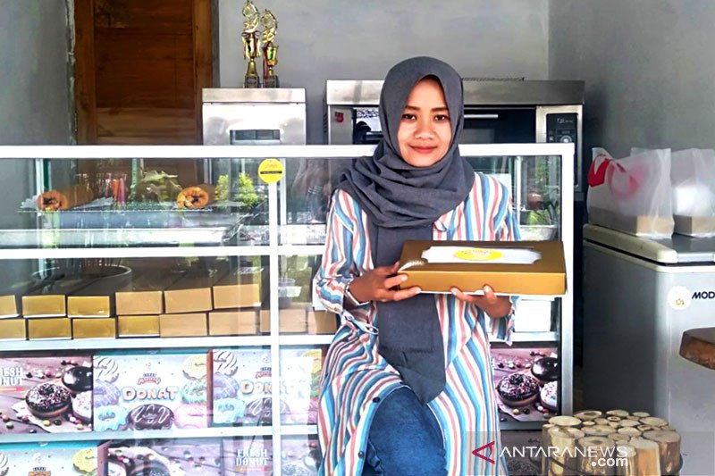 Brand Sania Tepung Terigu dari Wilmar Indonesia menyiapkan bantuan modal usaha bagi usaha mikro kecil dan menengah (UMKM) senilai lebih dari Rp100 juta guna membantu UMKM selama masa pandemi COVID-19.