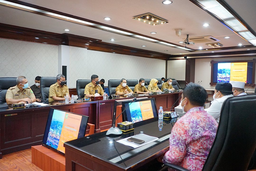 Wali Kota Medan, Bobby Nasution terus berupaya memperjuangkan agar pelaku Usaha Mikro Kecil Menengah (UMKM) dapat menawarkan dan memasarkan produknya untuk mendukung kebutuhan Pemko Medan