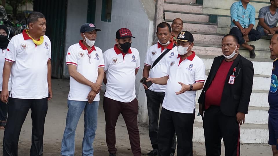 Pelaksana tugas (Plt) Wali Kota Tanjungbalai Waris Tholib melakukan peninjauan langsung ke Stadion Asahan Sakti, Pantai Burung