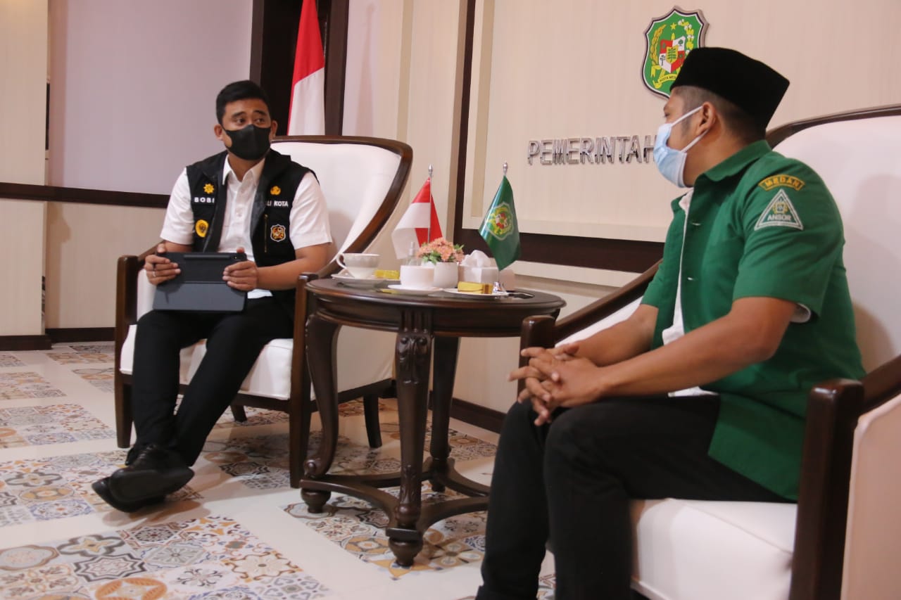 Wali Kota Medan, Bobby Nasution mengajak GP Ansor untuk mendukung program Pemko Medan, sebab Pemerintah dalam menjalankan programnya tidak dapat berjalan sendiri butuh adanya dukungan dari masyarakat termasuk GP Ansor Kota Medan