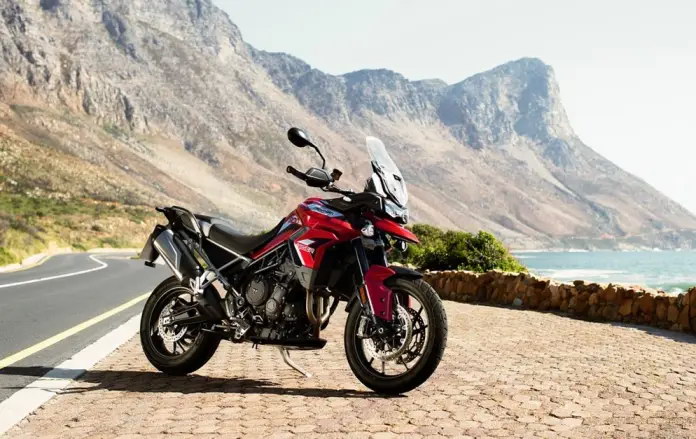 Pabrikan sepeda motor terbesar Inggris kini tengah merayakan kemitraannya yang berkelanjutan dengan franchise film James Bond. Mereka pun merilis Triumph Tiger 900 Edisi Bond