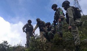 Tim gabungan TNI Polri masih terus mengejar kelompok kriminal bersenjata (KKB) yang menyerang Pos Koramil Kisor