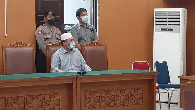 Yahya Waloni mengaku menyesal karena merasa apa yang dilakukannya melanggar etika dalam berdakwah