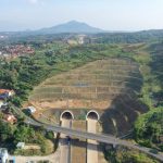 Kementerian Pekerjaan Umum dan Perumahan Rakyat (PUPR) melakukan percepatan pembangunan Tol Cisumdawu. Tol dengan terowongan pertama di Indonesia ini ditargetkan operasi 2022.