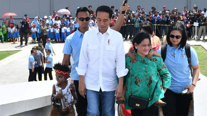 Presiden RI Joko Widodo (Jokowi) menegaskan bahwa kawasan perbatasan harus terus dibangun karena merupakan representasi wajah bangsa Indonesia.