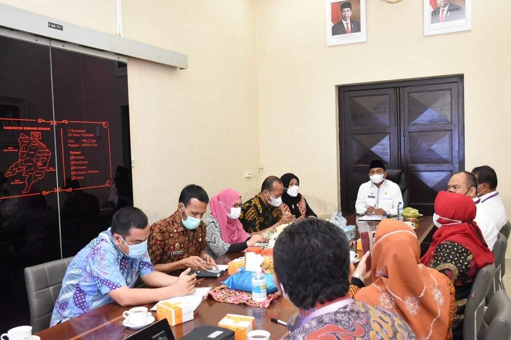 Bupati Serdang Bedagai (Sergai) H. Darma Wijaya menerima audiensi jajaran Politeknik Negeri Medan (Polmed), yang dilangsungkan di Ruang Rapat Wakil Bupati Sergai, Sei Rampah, Kamis (30/9/2021).