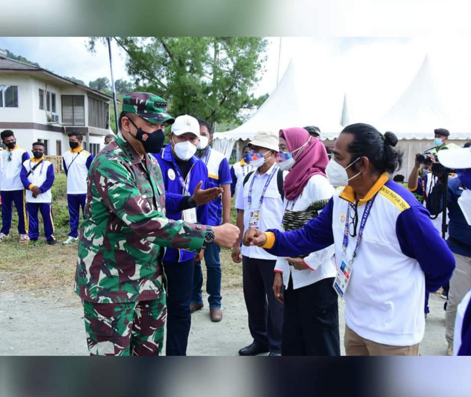 Kasau Marsekal TNI Fadjar Prasetyo, S.E., M.P.P., selaku Ketua Umum PB FASI menegaskan, selain mengejar prestasi, para atlet Cabor Gantole yang berkompetisi pada PON XX, juga perlu mengutamakan persaudaraan